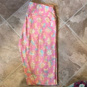 Lularoe OS leggings.